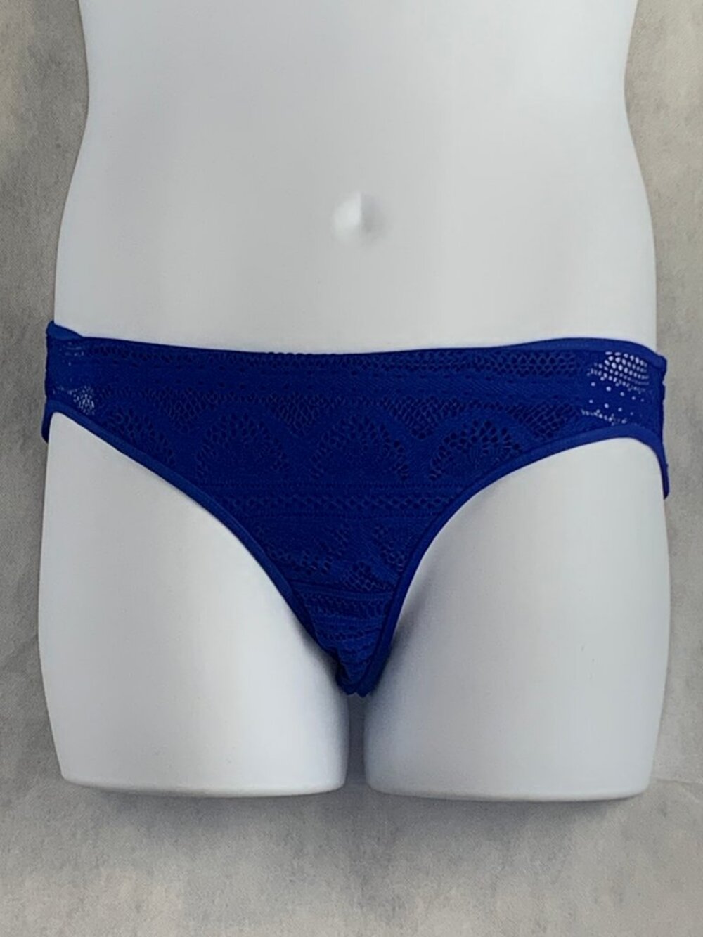 Kenneth Cole Reaction Women's Suns Out Crochet Hipster Bikini Bottom, Indigo